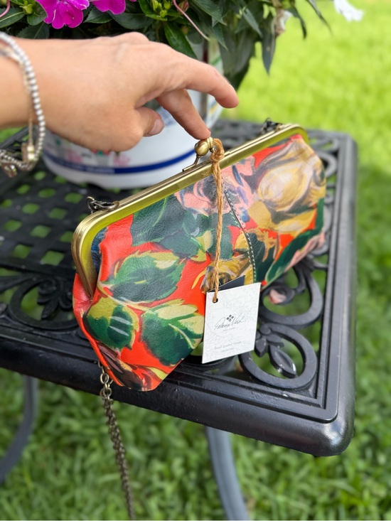 Patricia Nash Handbags - Patricia Nash Italian Leather Floral Tooled Kiss-Lock Clutch Bag